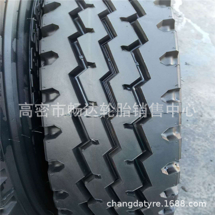 销售8.25R16山东英文牌全钢载重汽车轮胎