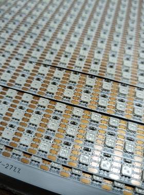 S8控K6833幻彩535144灯RGB内置点幻彩灯带112Vmm