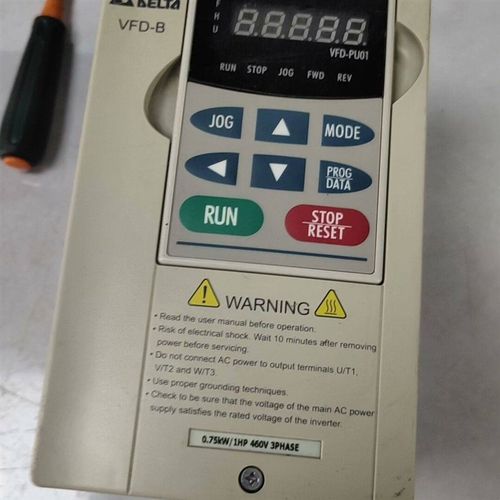 台达变频器0.75KW VFD007B43A 成色如图 已测