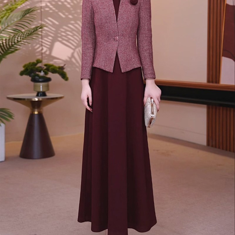 酒红色假两件连衣裙女2025冬新款高级感呢子裙修身显瘦大摆连衣裙
