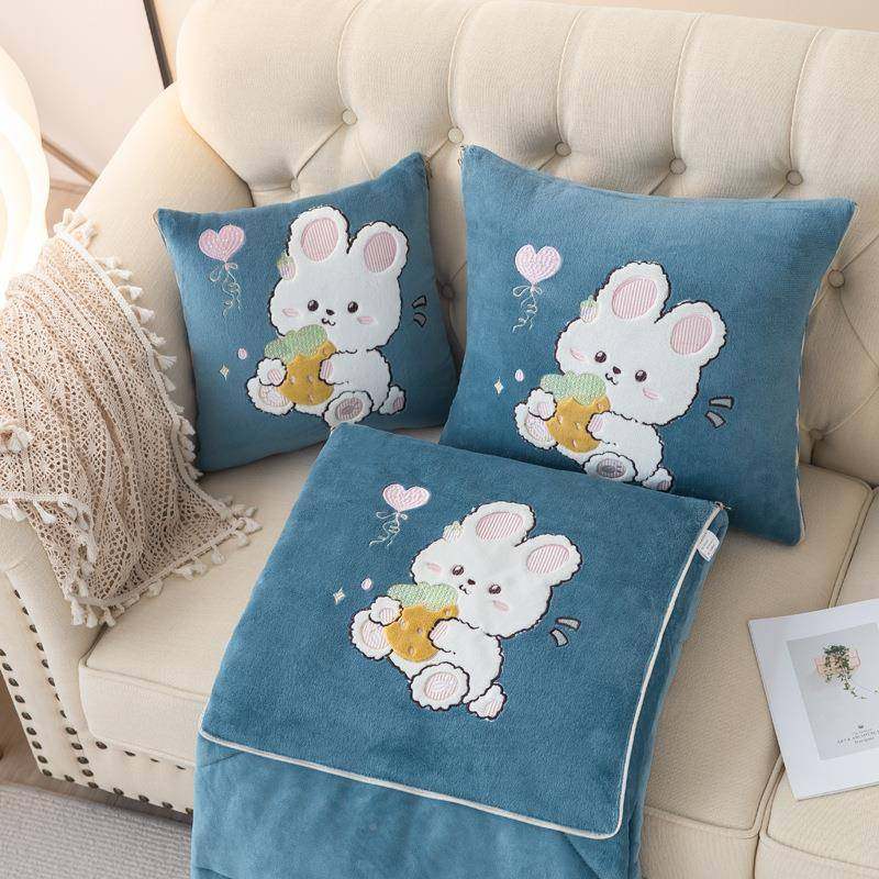 实体店载加厚刺绣抱枕被通两用车珊绒冬季加厚395办公室午睡毯瑚