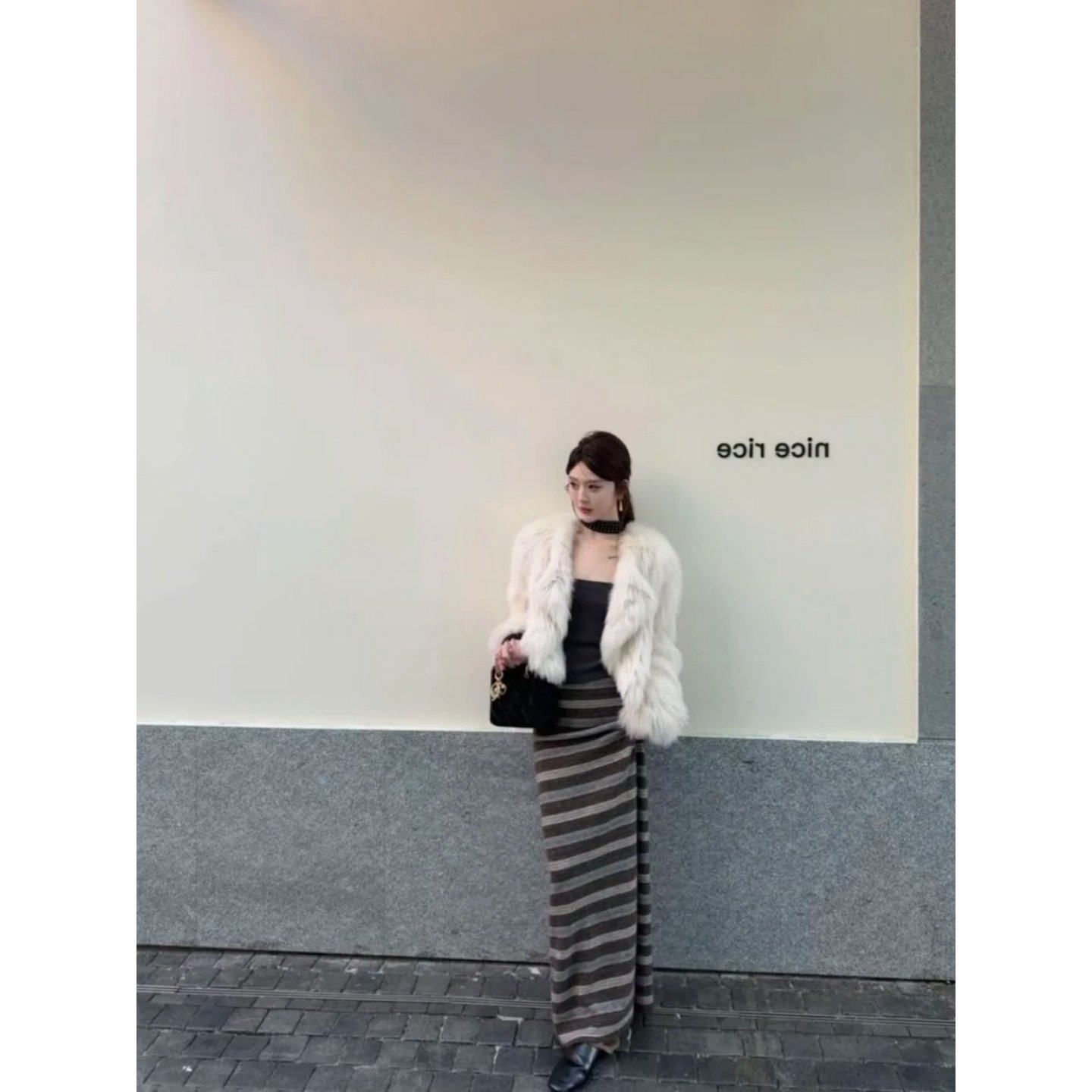 套装女2026新款冬装纯欲抹胸内搭毛茸茸宽松外套显瘦条纹半身裙