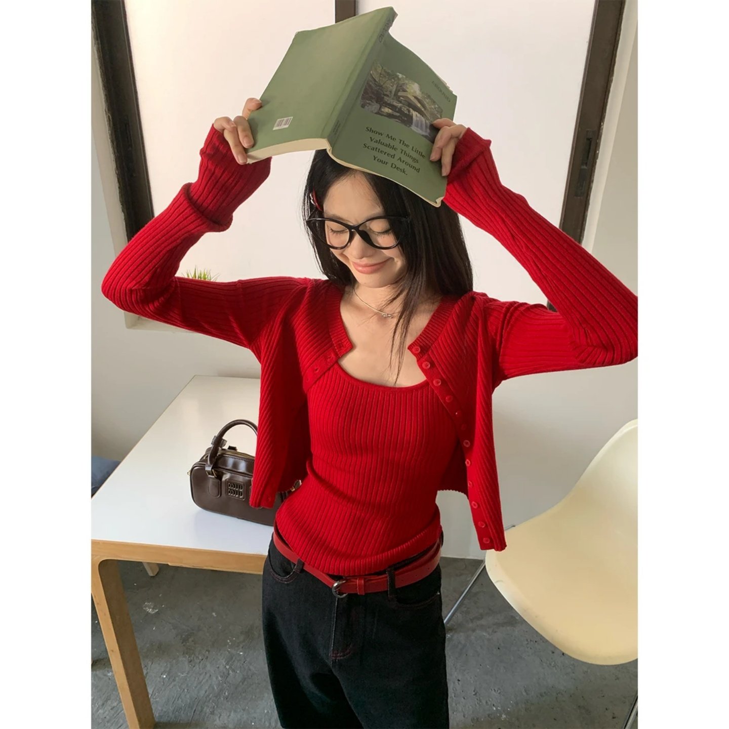 韩系纯欲设计感红色吊带背心针织开衫2025秋冬新款洋气百搭上衣