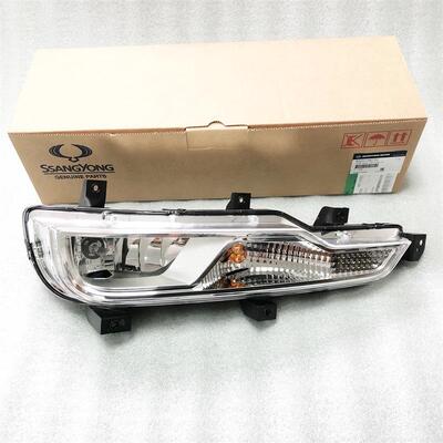 雾灯83车20108C00320280C0适8320108C用汽雷斯8特W配件前保险杠照