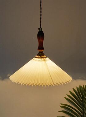 胡桃木色古百褶小吊灯日吧台餐厅民宿网吊红单复头卧PVC小号室床