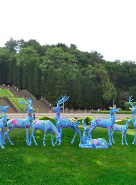 售户外彩绘梅花鹿玻璃林草钢雕塑园景观小品花园1625手绘坪景区楼