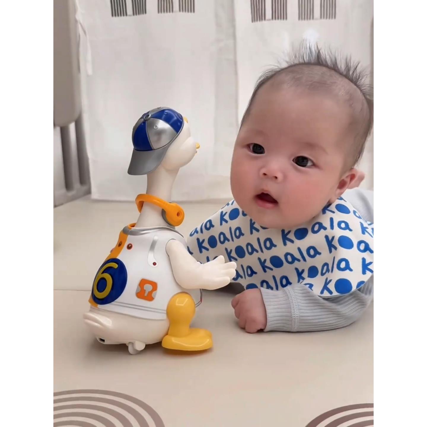摇摆鹅婴儿玩具抬头练习小月龄宝宝益智早教学爬摇摆鸭哄娃