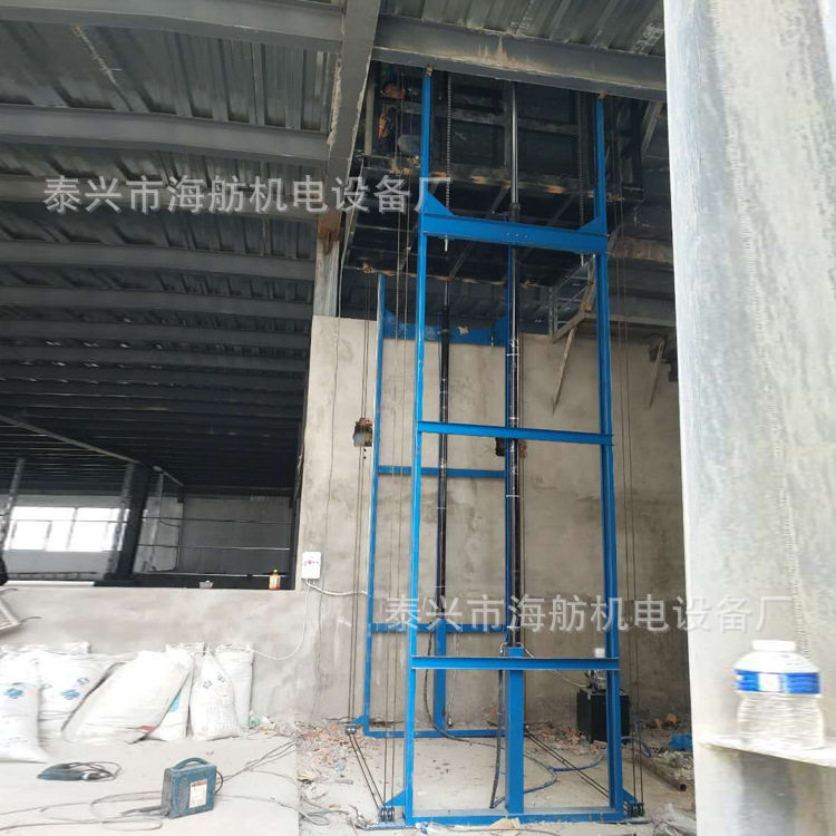 汽车导轨式液压升降货梯定制