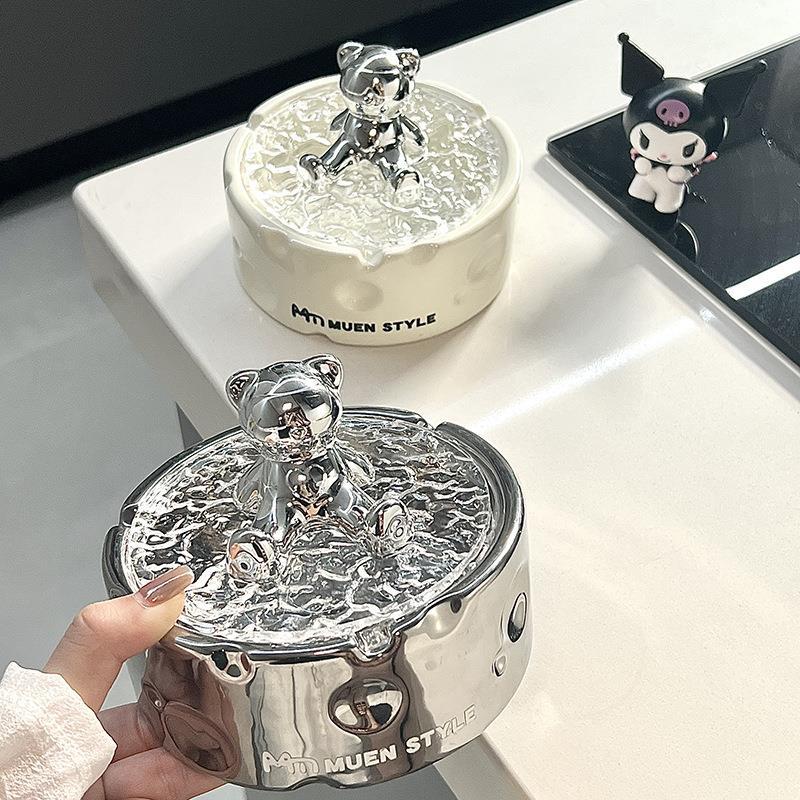 日本轻奢陶瓷烟灰缸高颜值客厅茶几装饰品奶酪烟缸小熊带盖子烟灰