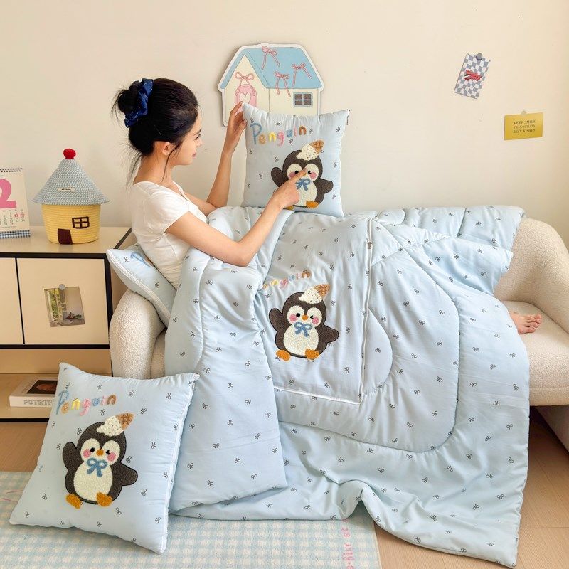 卡通针织双层纱抱枕被子两用办公室午睡毯车载靠枕宿舍空调被夏季