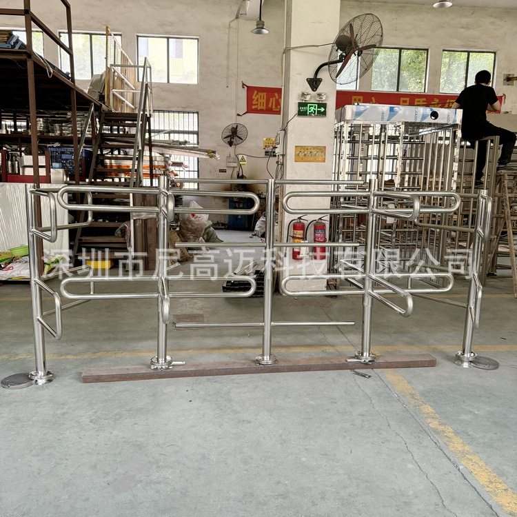 运城超市入口只进不出单项转门 山东景区游乐场出口半高单向辊匝