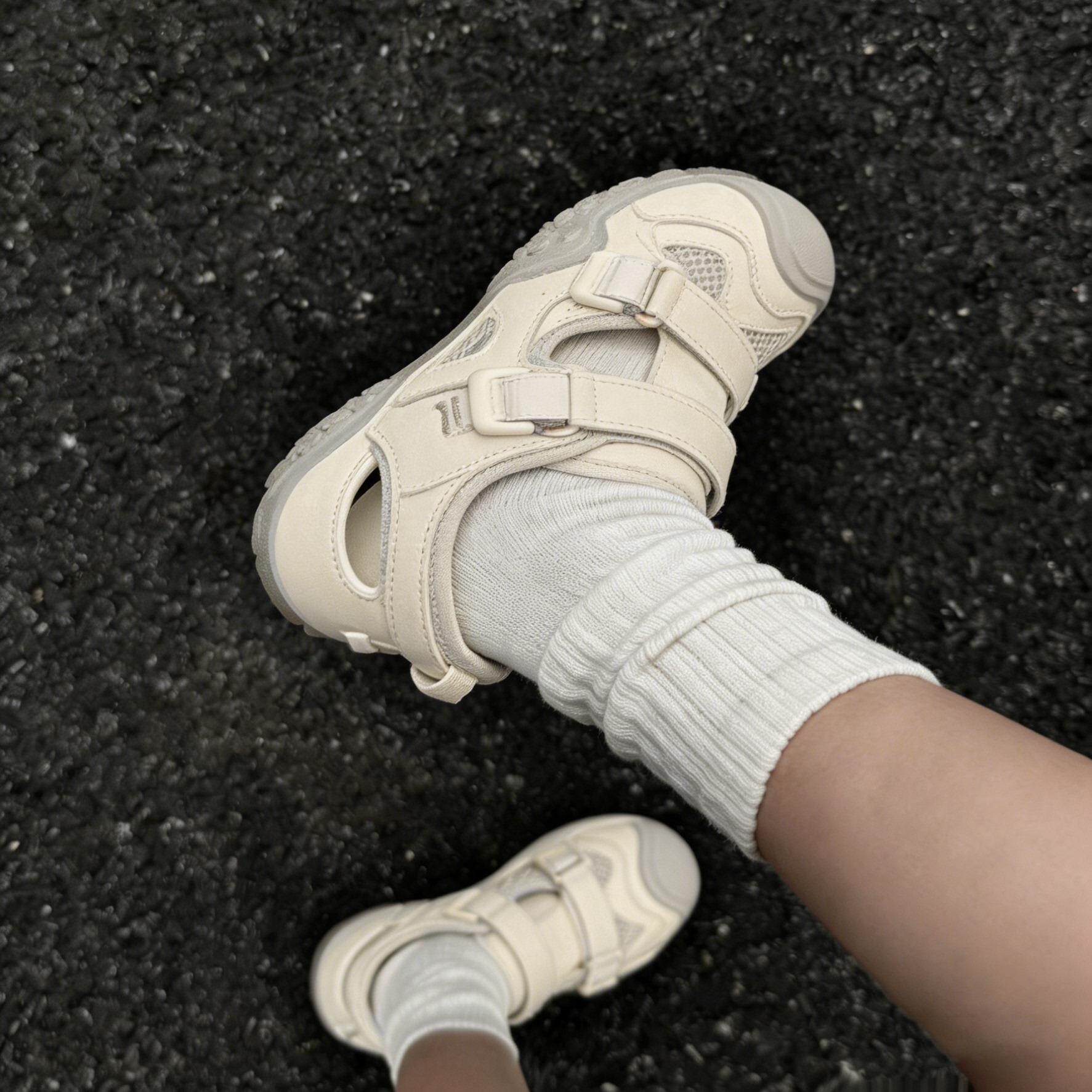 凉鞋女款夏季2026新款不累脚绝美凉单鞋运动休闲网面透气老爹凉鞋