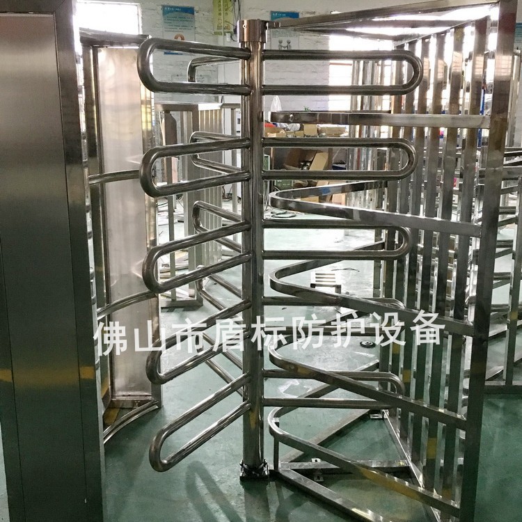 盾标防护不锈钢三辊闸厂家
