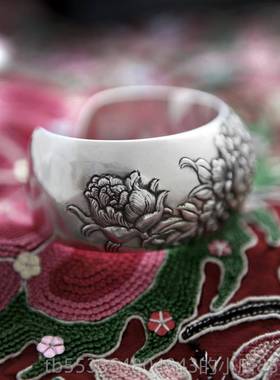 高档喜月手工纯计银饰浮品原创设定制雕复古9足9纯银宽手镯牡丹女