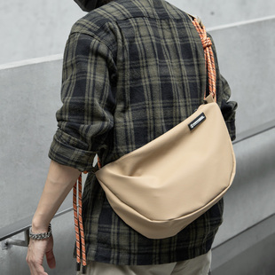 潮流新款单肩包男时尚斜挎包多功能邮差包大容量背包通勤挎包男包