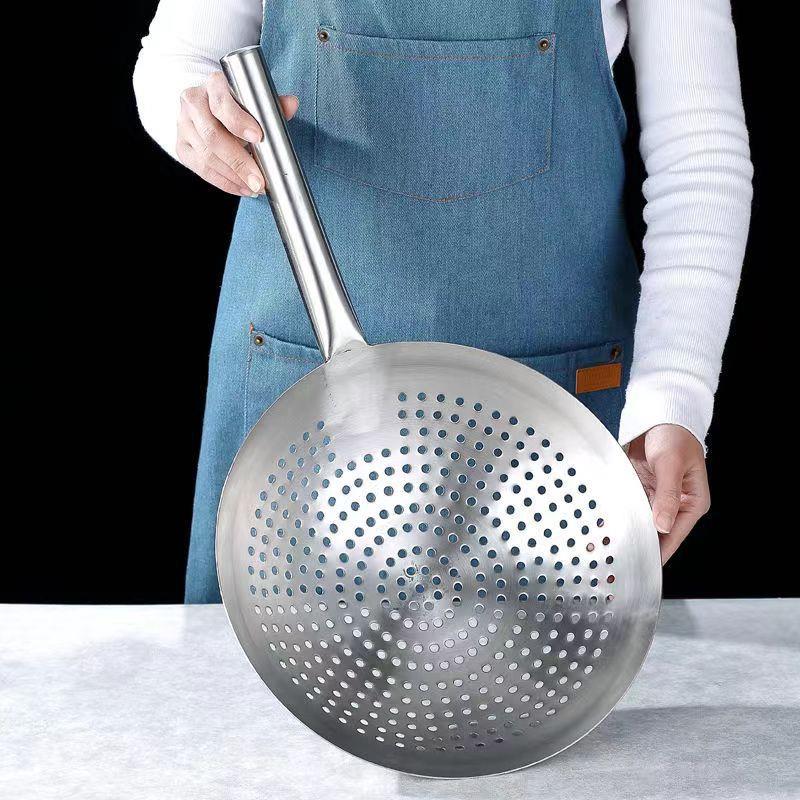 不锈钢油鼓漏 加厚大漏勺 防滑手柄漏鱼瓢 冲孔大水勺汤勺 密油格