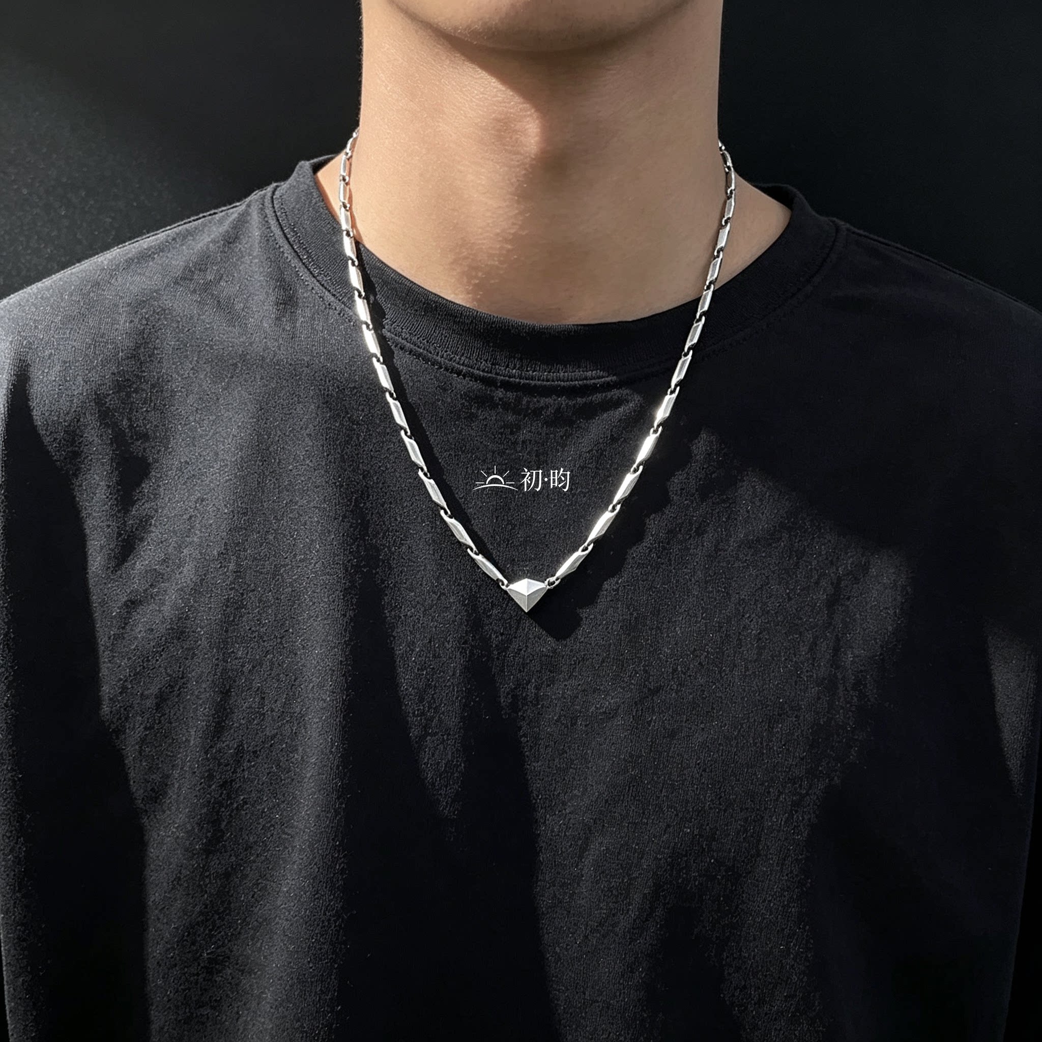 菱形钛钢项链男百搭配饰轻奢不锈钢毛衣链长款叠戴OL时尚简约