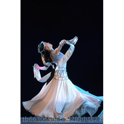 新款天浴新款云肩藏族舞蹈出服装成人开舞场大摆裙少数民演族女风