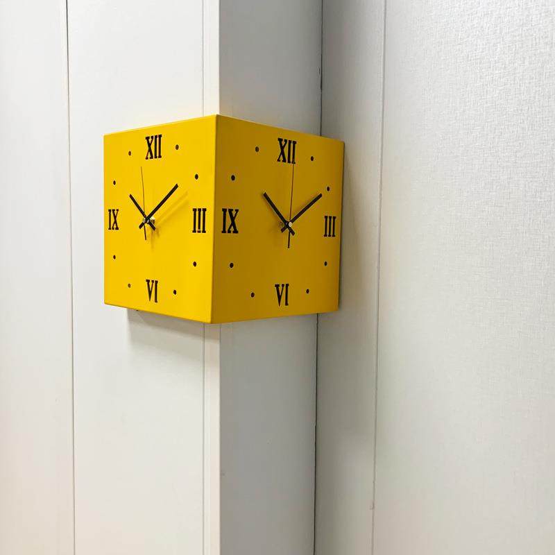 新款网OMH红阳角挂钟双面角意转角家用客厅钟代表现简约创拐钟