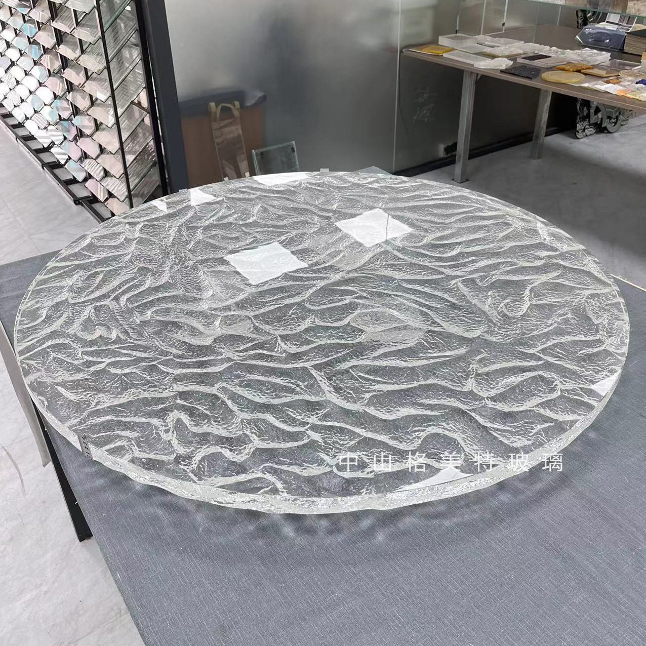 超白透明水波纹玻璃桌面厂家