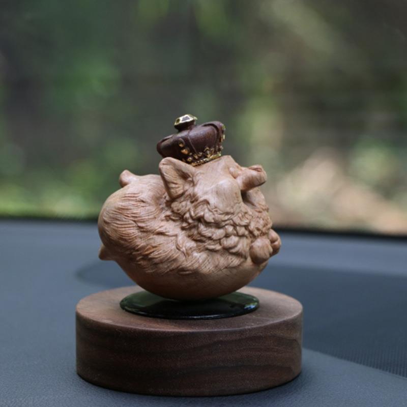 太阳能自动旋转创意汽车摆件黄杨木雕十二生肖柯基狗车载招财饰品