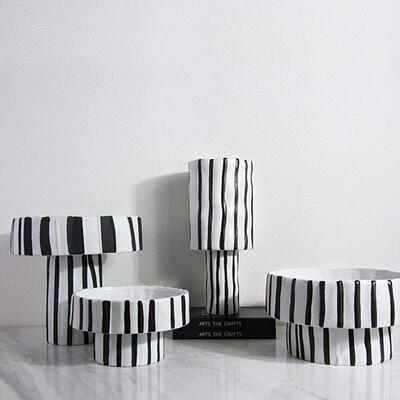 代手绘XFO黑瓶白线条陶瓷花板房酒店客厅样玄关工艺品摆件几何线