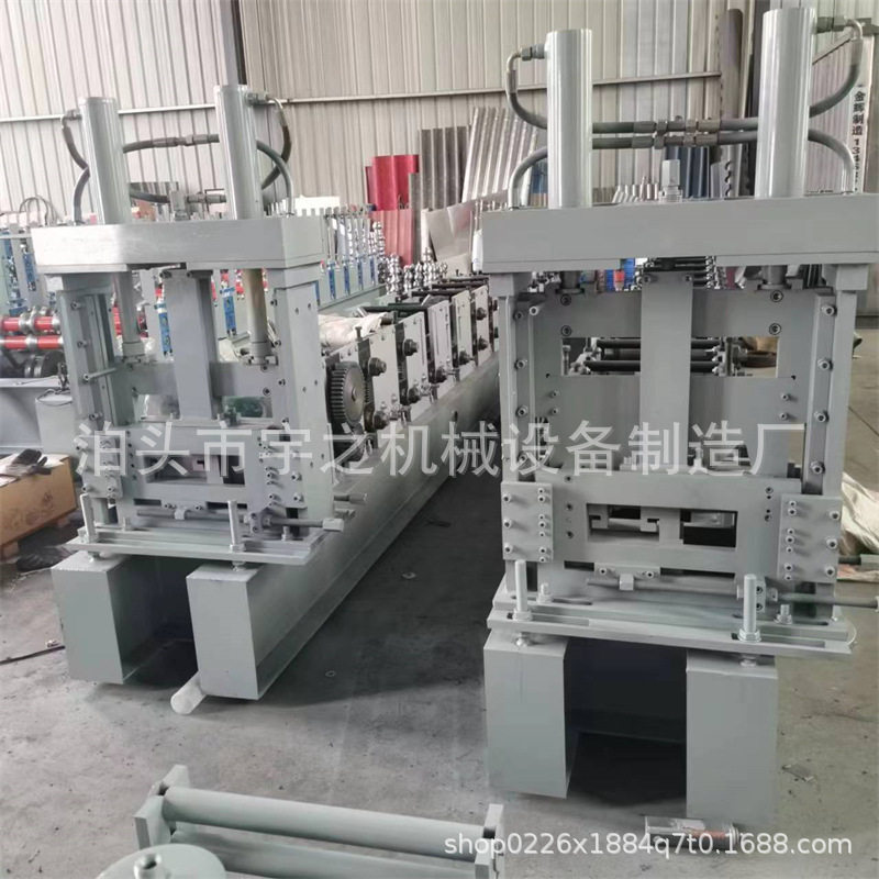 小C型钢设备型钢冷弯机械可根据要求设计冷弯辊压成型设备C型钢机