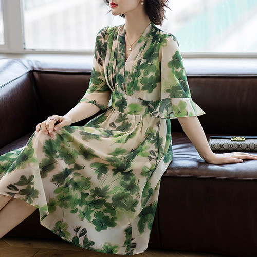气质50多岁妈妈连衣裙子时尚夏款遮肚子新款夏装中老年夏季衣服女