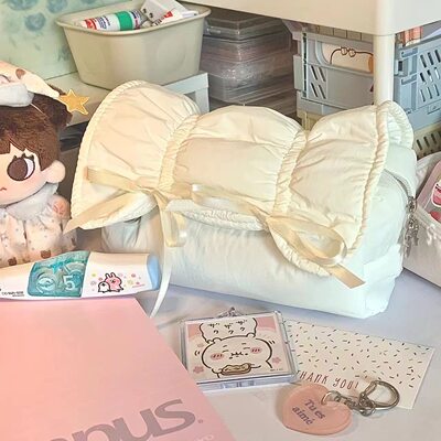 简约软芙芙蝴蝶结笔袋高颜值少女心学生文具袋大容量收纳袋化妆包