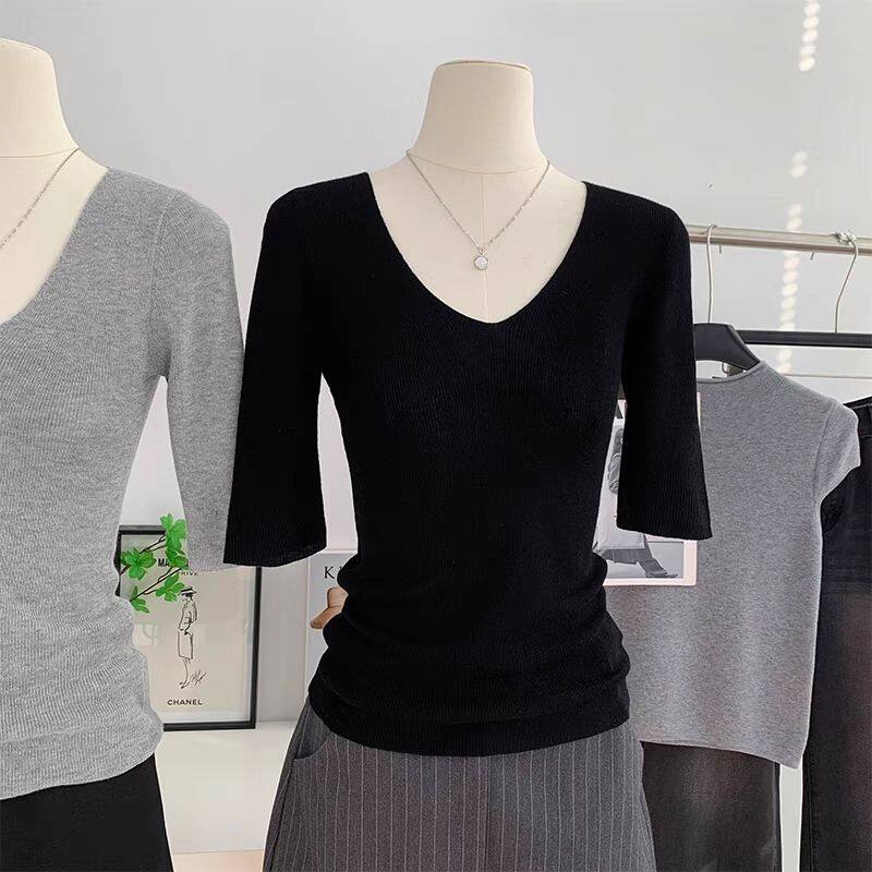 薄款气质V领修身中袖针织衫女春夏季短袖t恤独特绝美内搭打底上衣