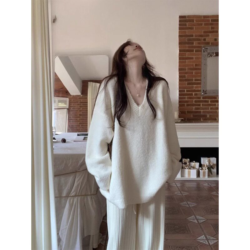 慵懒风白色v领套头毛衣女2026新款宽松显瘦针织衫上衣高级感