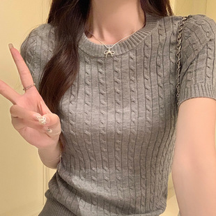 春夏季复古上衣圆领短款修身短袖女2026百搭气质高级感麻花针织衫