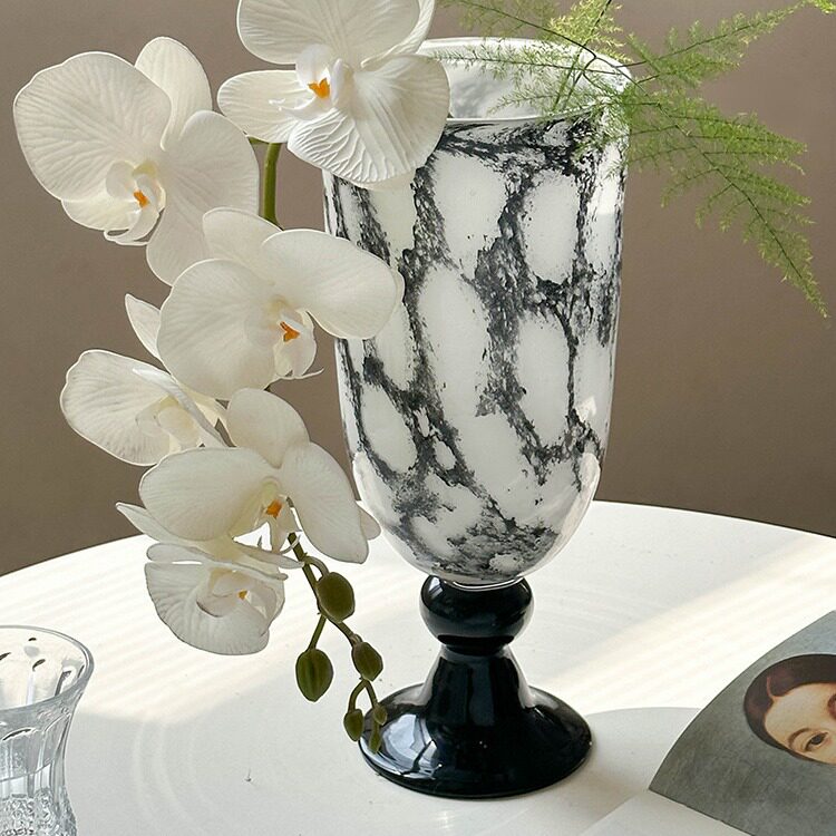 中古轻奢黑白天鹅玻璃花瓶摆件
