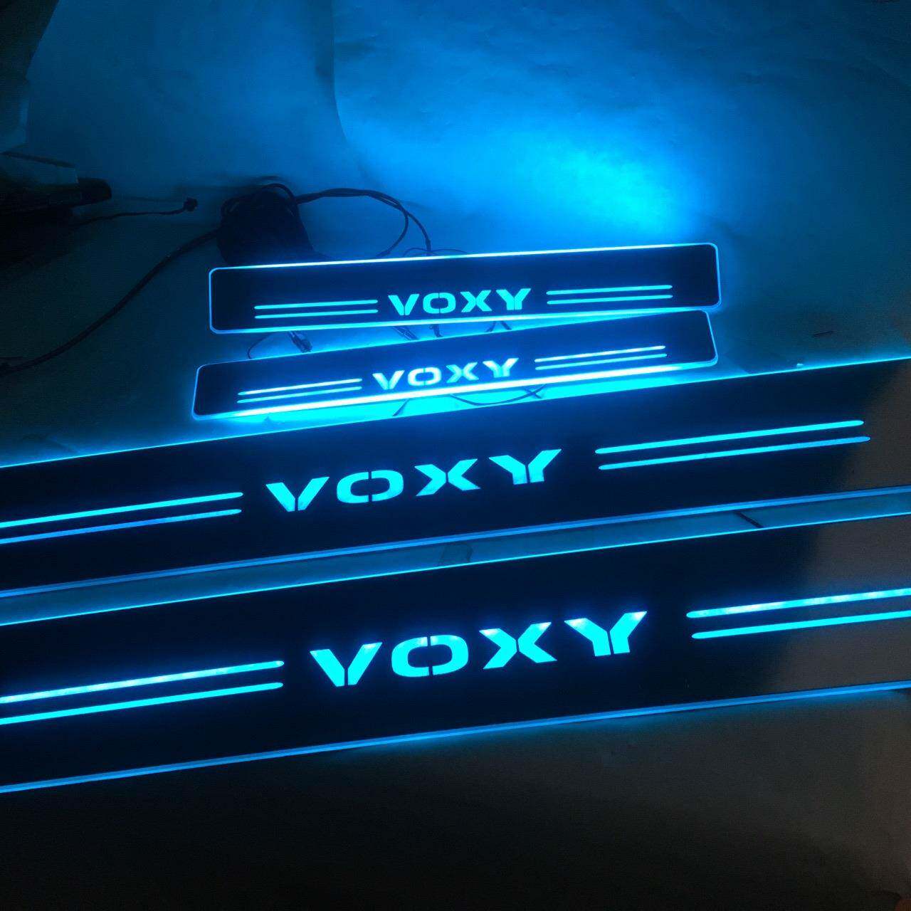 4片适用于丰田VOXY带LED灯流光动态门槛条 走马七彩迎宾踏板改装