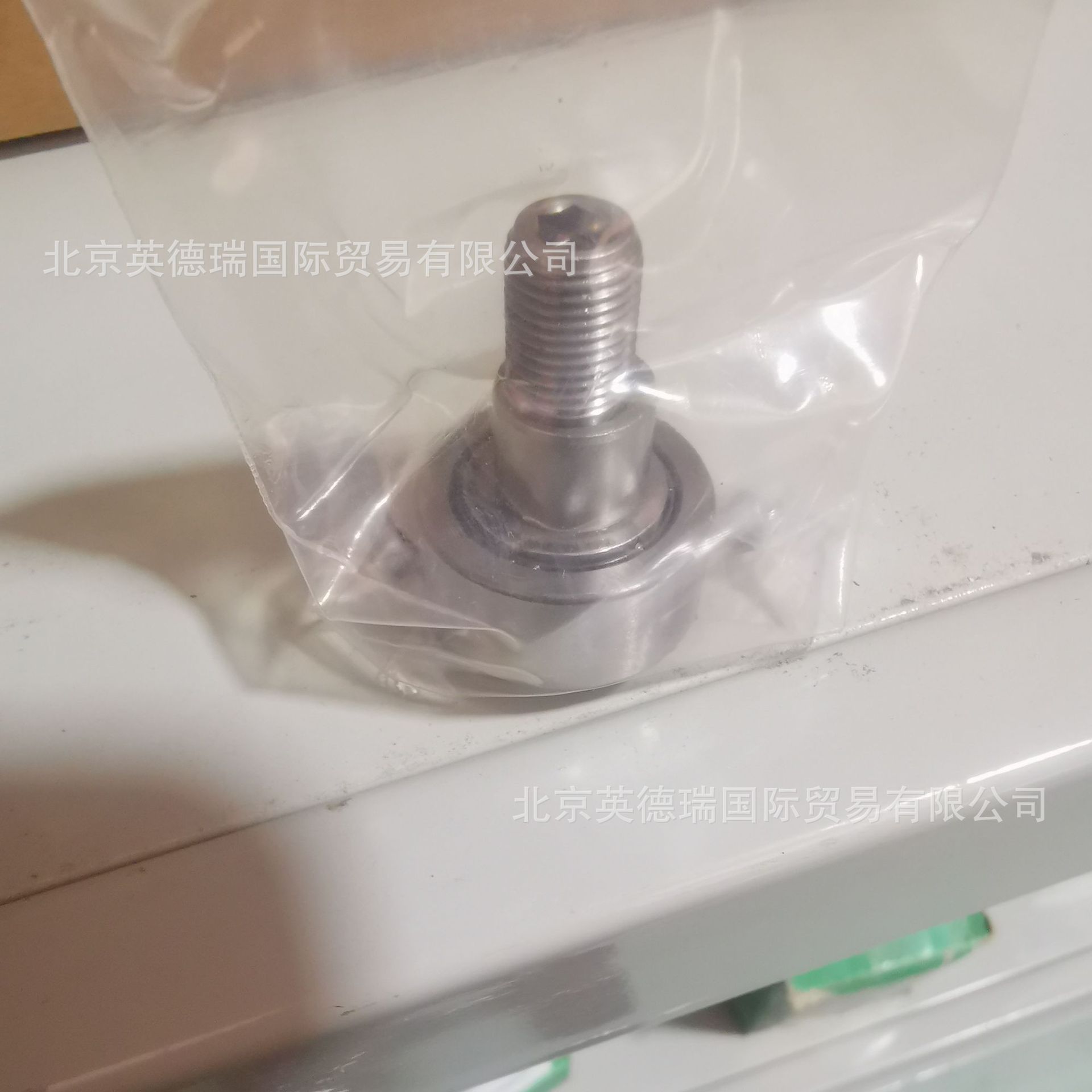 KRE26-PP螺栓型滚轮带偏心套
