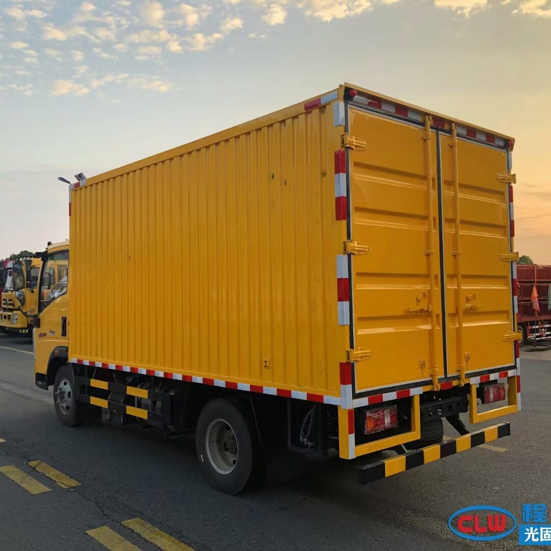 国六蓝牌工具厢式车   工具齐全的移动工作站 维修服务方便