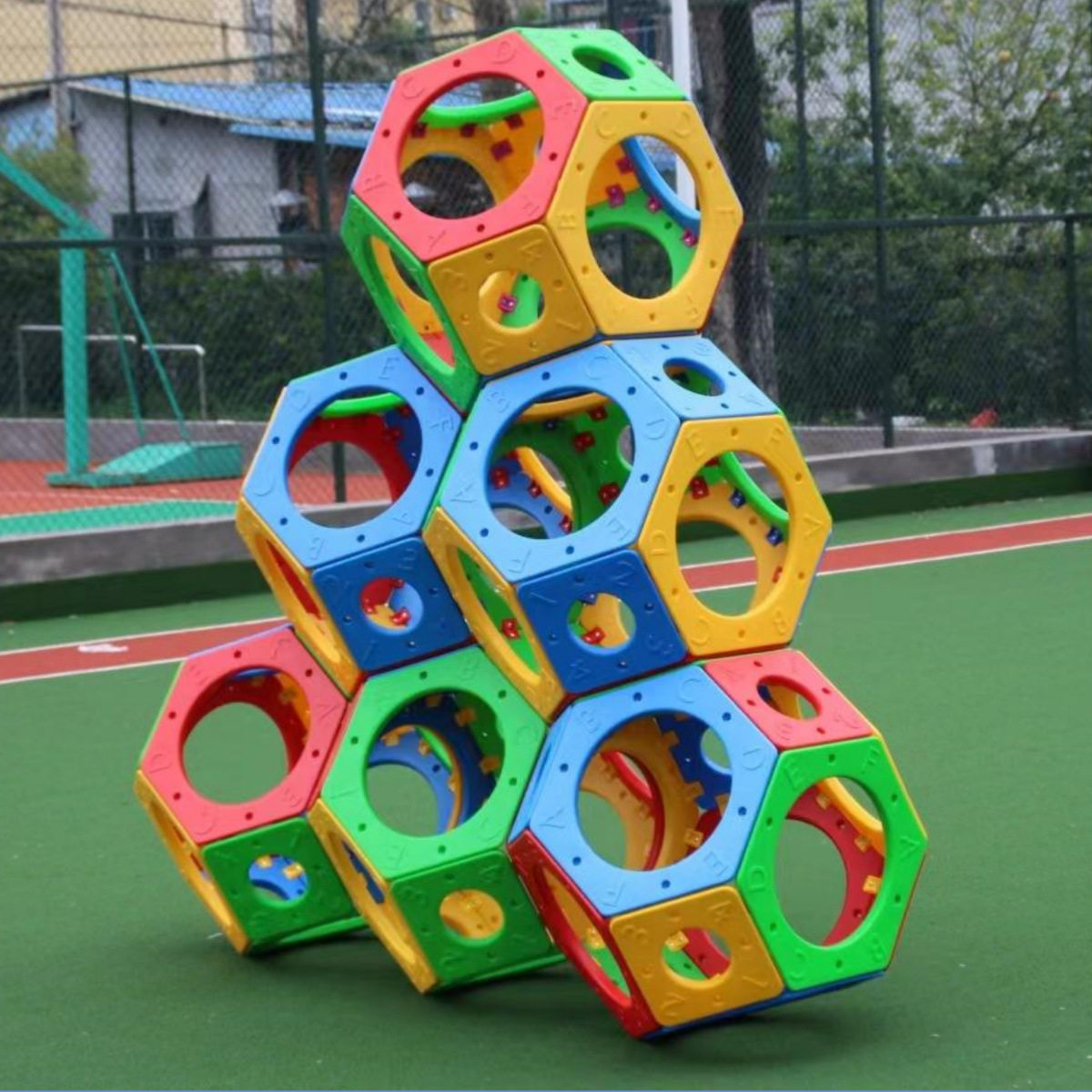 幼儿园早教感统攀爬迷宫球