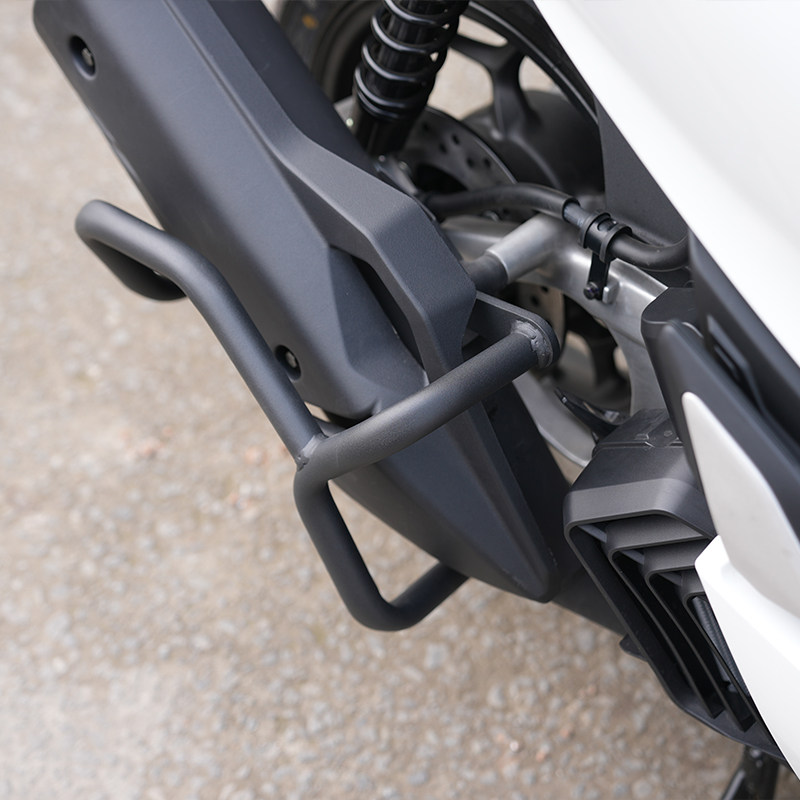 适用于本田PCX160排气管护杠摩托车改装消音器保险杠消声器防摔杠