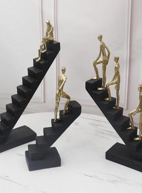 简约现代黑金阶梯人物雕塑创意楼梯摆件 样板间客厅软装饰品