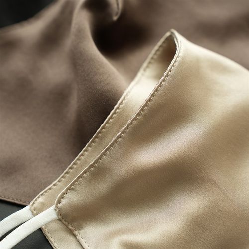 19姆米 双层桑蚕丝口罩 女士纯色防尘面罩 透气耳挂成人口罩