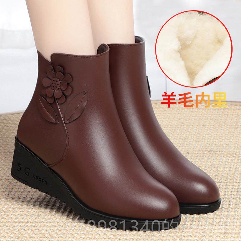 高档妈保妈鞋靴棉短鞋不累脚休闲秋冬加绒暖皮鞋中季年中老年坡跟
