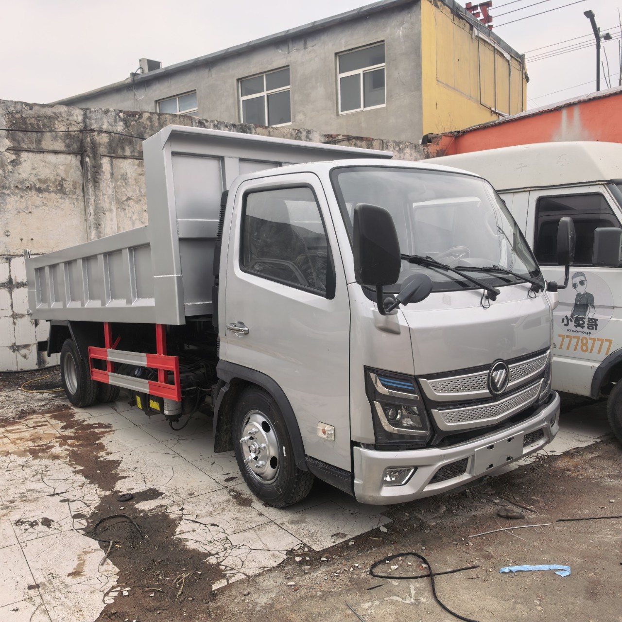 5-10吨轻型集装箱货车