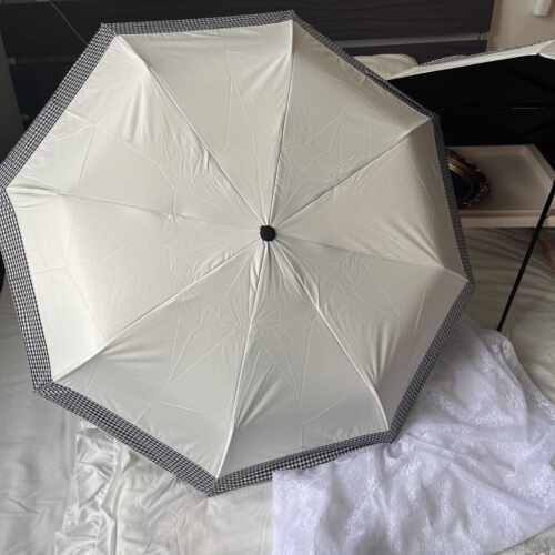 高档msho 禁欲系接白格收黑缩折晒叠晴拼雨两用雨伞遮阳黑胶防伞i