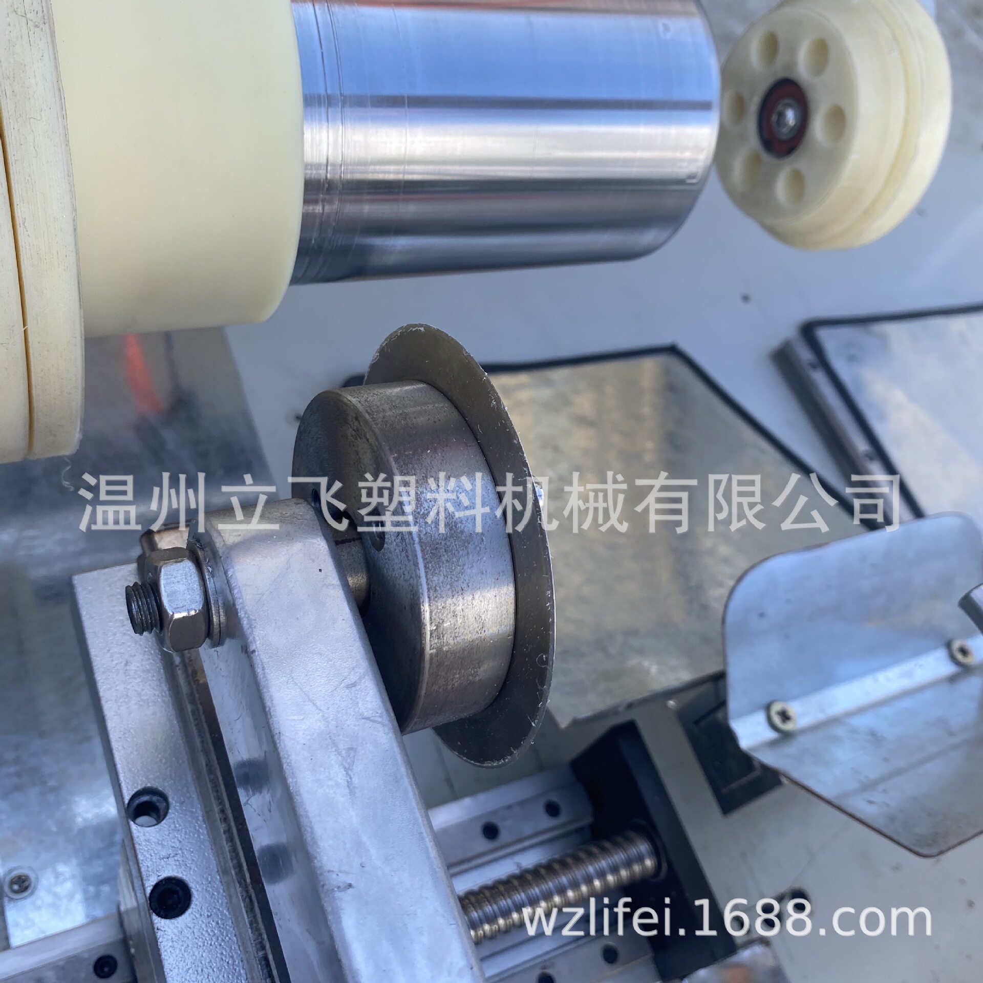 纸管自动落管数控修边切割机