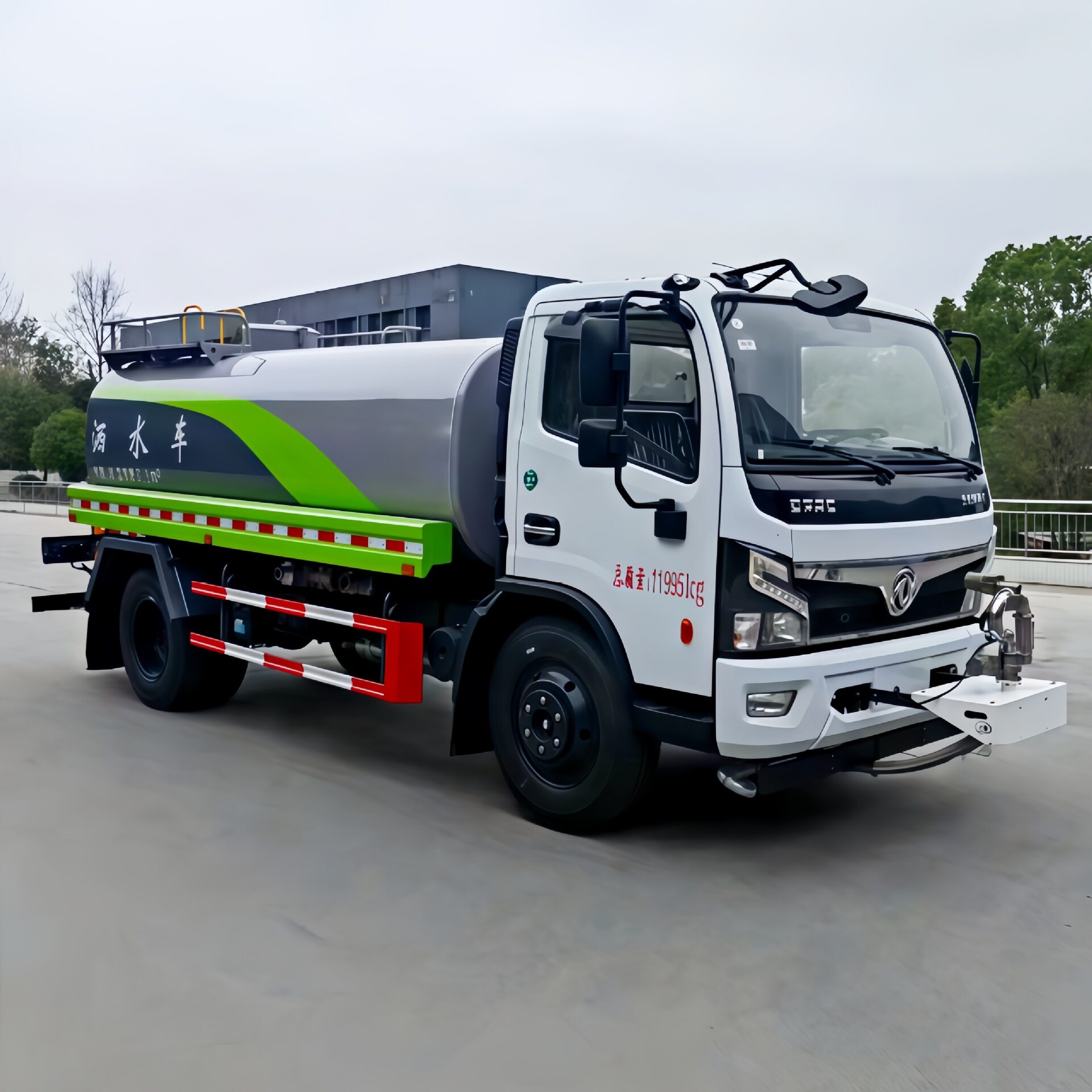 八吨路面喷水降尘环卫洒水车