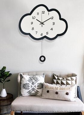 创意挂钟云朵厅摇摆客厅钟表24新0款网红装饰家用LQP餐简约时2钟