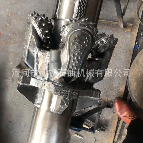 非开215扩孔器组装牙轮钻头035mm-606mm金属密封岩石扩挖孔器
