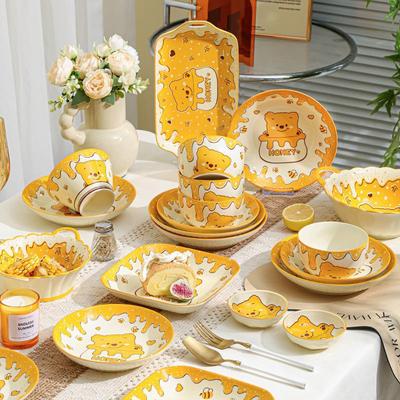 卡通可爱黄釉小黄熊陶瓷餐具盘子碗碟套装家用米饭碗菜盘鱼盘
