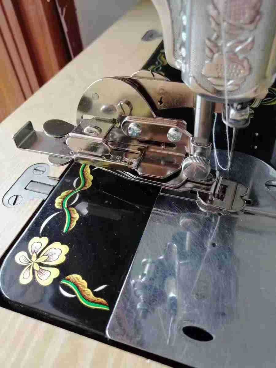 老式缝纫机锁边压脚花式压脚蝴蝶蜜蜂西湖牌等老式通用拷边压脚