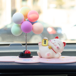 2023新款车载摆件可爱招财猫装饰品车上创意中控台汽车内饰品网红
